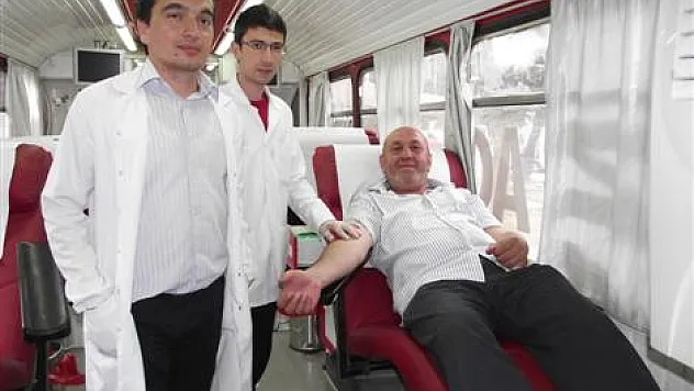 Kızılay durmuyor…