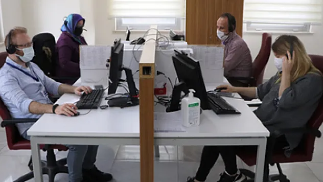 Eğitimciler ve sağlıkçılar koronaya karşı omuz omuza