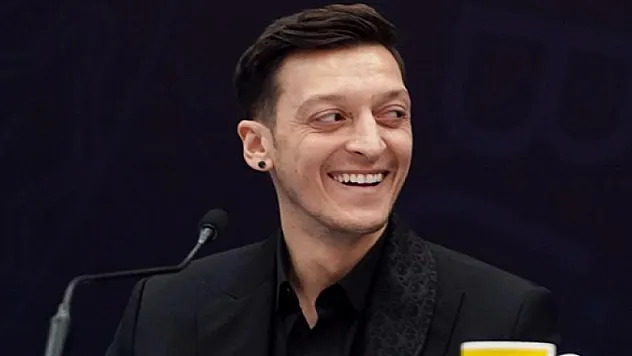 Mesut Özil Fenerbahçe'ye imzayı attı! Özil'den önemli açıklamalar