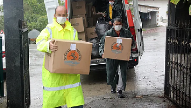 Atakum'dan 2020'de 13 ilçeye 3 bin 550 koli giyim yardımı