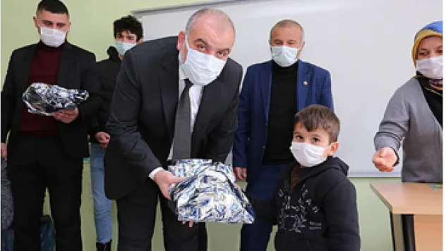 Başkan Sandıkçı öğrencilerin sevincine ortak oldu