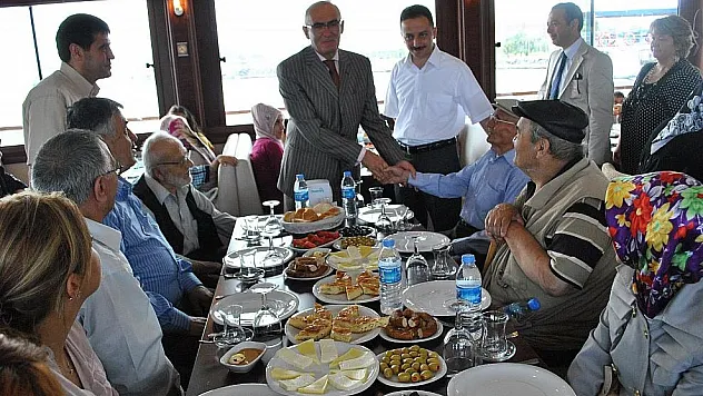 Kimsesiz çocuklar ve yaşlılar moral buldu