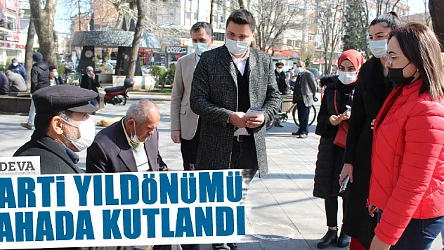 PARTİ YILDÖNÜMÜ SAHADA KUTLANDI