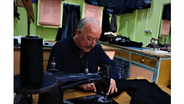 51 yıllık terzinin çırak sorunu