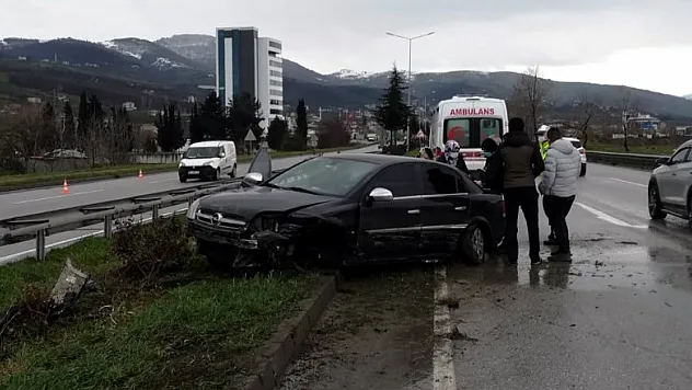 Samsun'da otomobil bariye çarptı: 1 yaralı 
