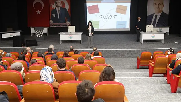 İLKEM'li öğrencilere sınav kaygısı ve motivasyon semineri