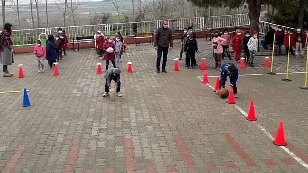 Alaçam'da okullarda spor şenliği