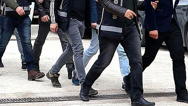 FETÖ'nün hakim ve savcı çalışma evlerine operasyon: 10 gözaltı