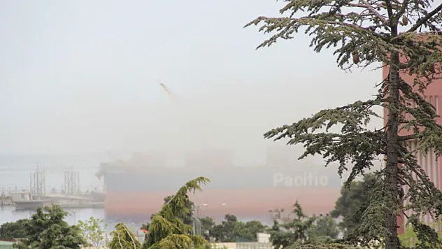 Samsun Limanı toz duman