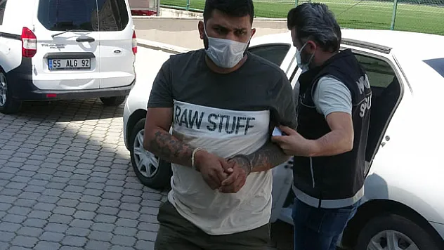 Samsun'da 7 bin 252 adet uyuşturucu hapla yakalanan 4 kişi adliyeye sevk edildi