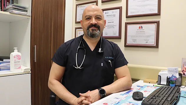2 binden fazla kişiye sigarayı bıraktıran doktor: 'Sigara içenler koronayı 3,5 kat daha ağır geçiyor'