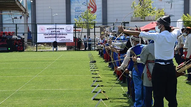 Okçular hedefi 12'den vurmak için yarıştı