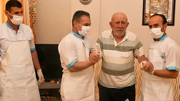 Yaşlılara kişisel bakım ve yıkama hizmeti yeniden başladı