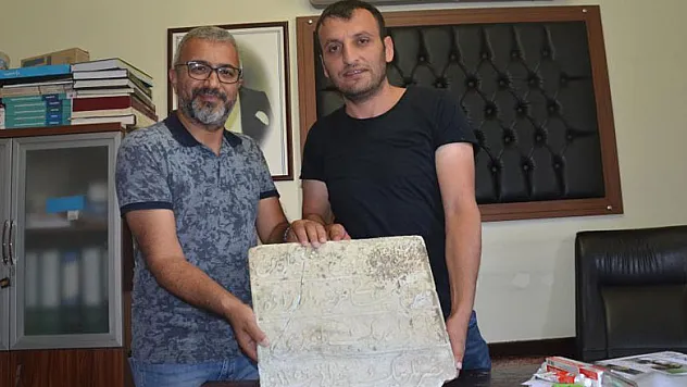 Kızılırmak kenarında bulunan kitabe müzeye teslim edildi