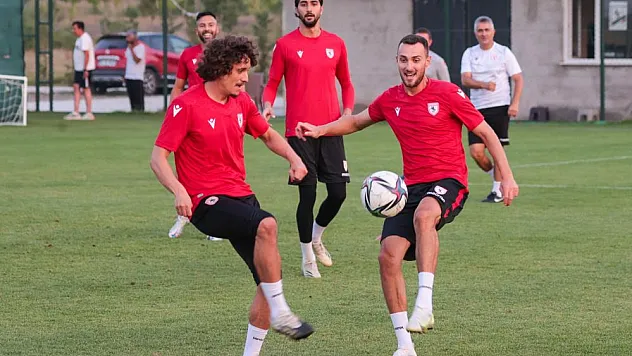 Samsunspor'da 22 futbolcu geldi, 21 oyuncu gitti