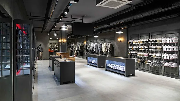 400'den fazla silah aksesuarı bu mağazada