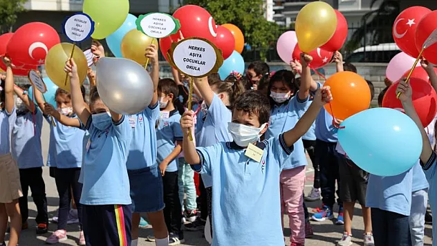 Samsun'da veliler ve öğretmenler aşıya koştu