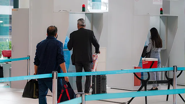 İçişleri Bakanlığı tarafından 81 il valiliğine ülkeye giriş tedbirleri konulu bir genelge gönderildi