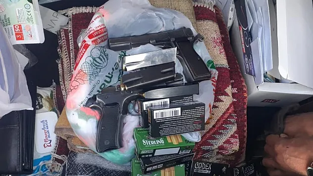 Bafra'da 2 ruhsatsız tabanca ve bin 500 mermi ele geçirildi