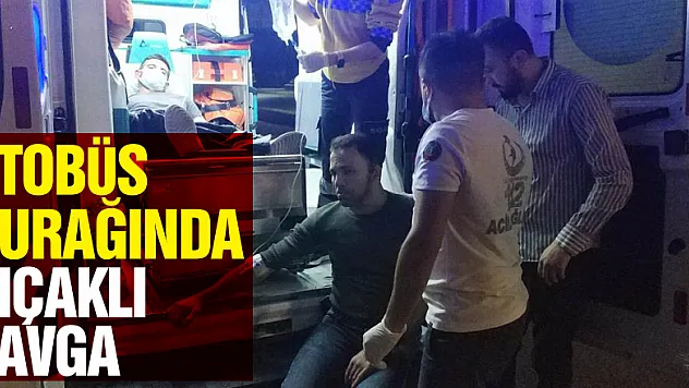 Otobüs durağında bıçaklı kavga: 2 yaralı