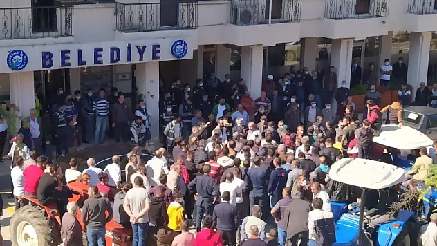 Vezirköprü'de belediyeyi taşlama eylemine 6 tutuklama, 18 adli kontrol