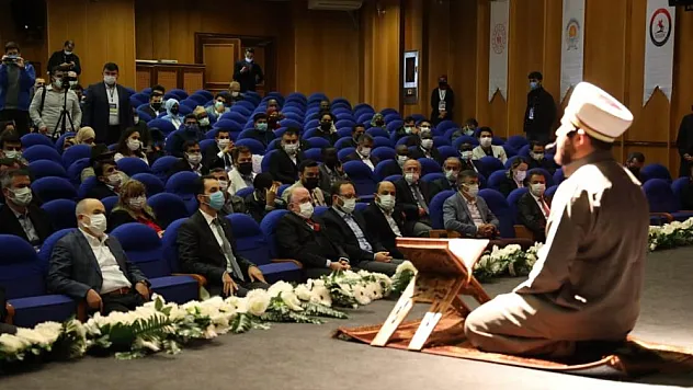 Rektör Aydın: 'Batı ülkelerine giden öğrencileri Türkiye'ye çekmemiz lazım'