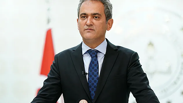 Milli Eğitim Bakanı Özer'den okullarla ilgili son dakika açıklaması