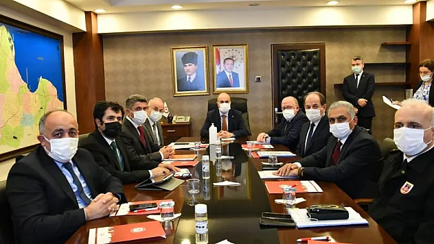 Vali Dağlı'dan aşı çağrısı