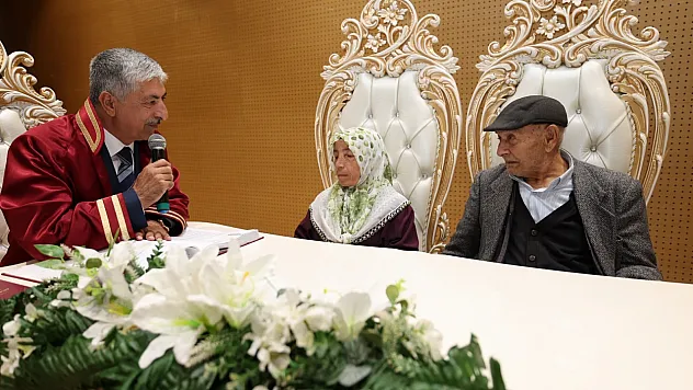 86 yaşında damat, 72 yaşında gelin oldu