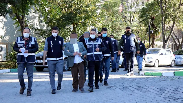 Oto kaçakçılığı operasyonu şüphelisi 6 kişi adliyede