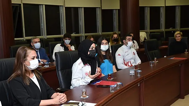 OMÜ şampiyonlarını ağırladı