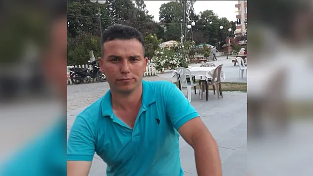 Tarlada devrilen traktörün sürücüsü hayatını kaybetti