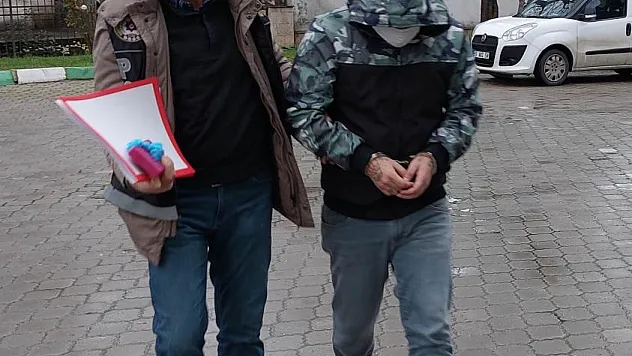Uyuşturucuyla yakalanan genç kadın ve arkadaşı tutuklandı