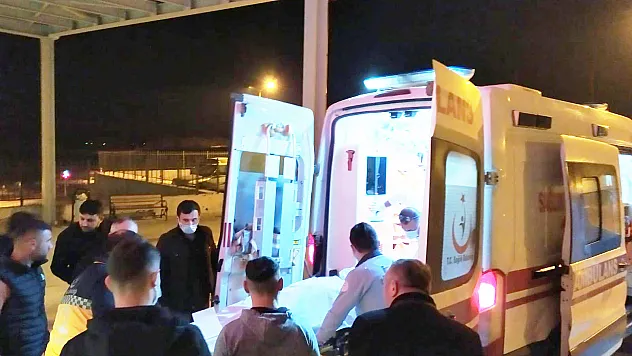 iki otomobilin çarpışması sonucu 4 kişi yaralandı