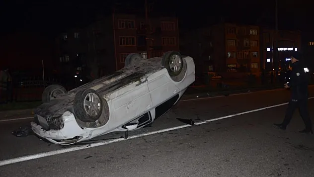 Otomobil karşı şeride geçip takla attı. 2 yaralı