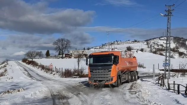 Samsun'da yolları açmak için 1600 ton tuz ve 800 ton solüsyon kullanıldı