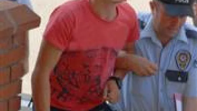 Şüphe üzerine tabancayla yakalandı