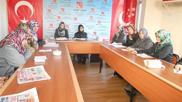 SP'li Kadın Kolları Seçim Toplantısında