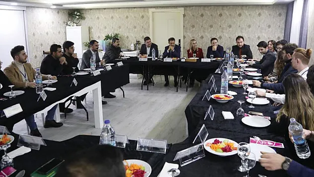 Gençlik Meclisleri Ukrayna-Rusya savaşını kınadı