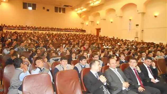 Bulutoğlundan, 'Kitap Okumanın Önemi'