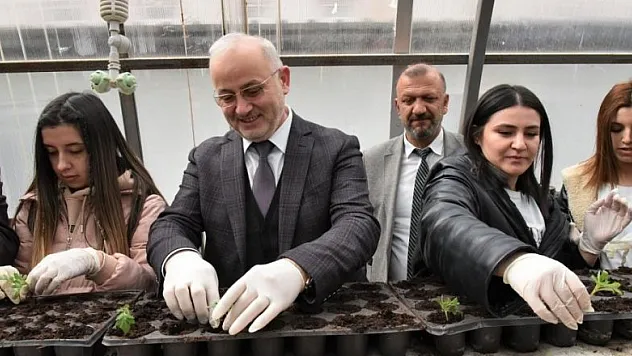 Çiçeklerin geliri kırsal mahalle okullarına