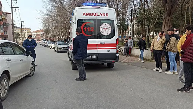 Otomobilin çarptığı çocuk ölümden döndü