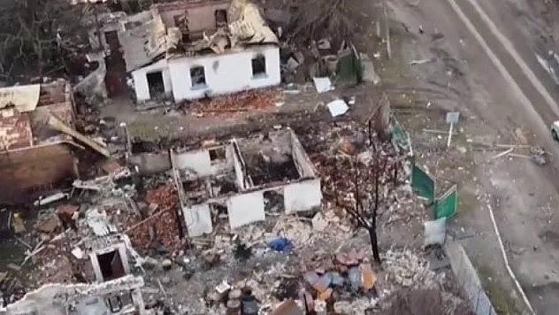 Kiev'e bağlı Andriivka köyünde evler harabeye döndü