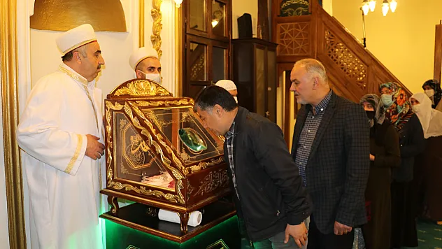 Havza'da Sakal-ı Şerif Kadir Gecesi'nde ziyarete açıldı