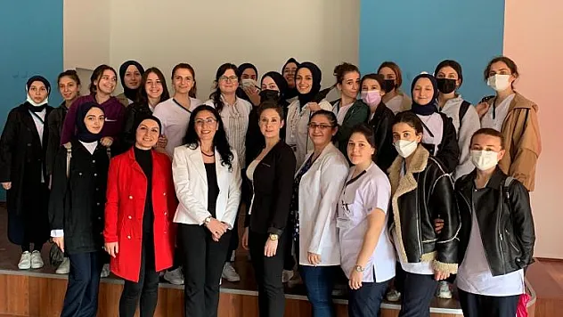 Ebeler haftalarını kutladı