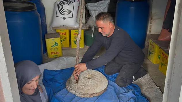 90 yıllık geleneği taş değirmende yaşatıyorlar