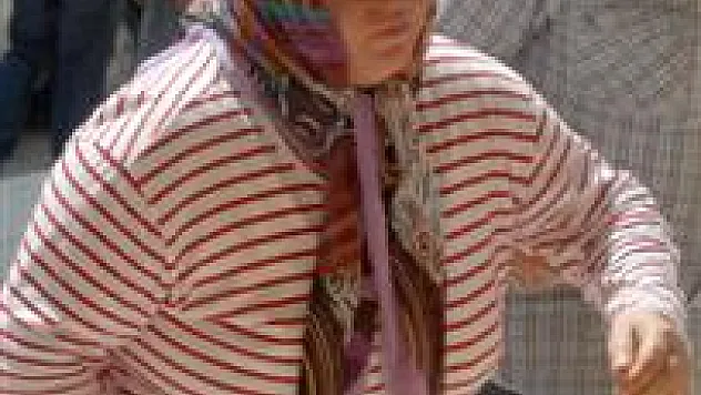 Dolandırıcı zanlısı kadın tutuklandı