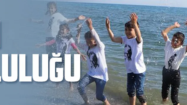 Hayatlarında ilk defa deniz gören Siirtli çocukların büyük mutluluğu