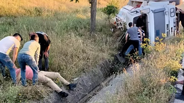 Sulama tankeri devrildi: 1 yaralı