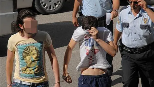 2 Genç Adliyeye sevk edildi